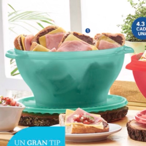 Tupperware Servalier Salad Bowl 4.3 Liter - Picture 2 of 4